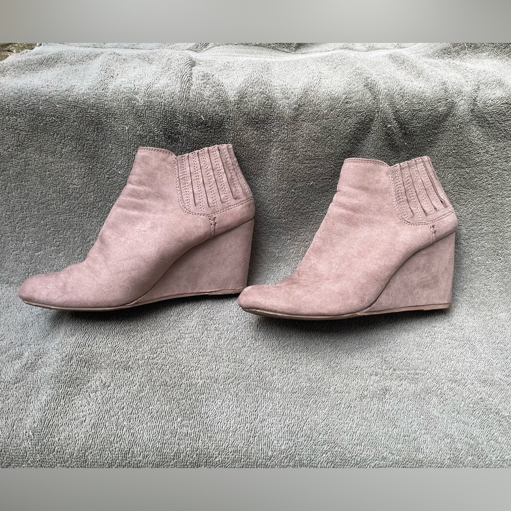 Beige wedges 7.5